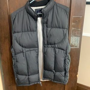 Gap men’s XL down puffer vest